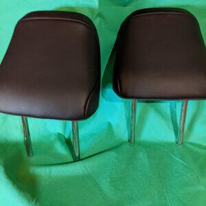 Highlander '(22) head rests (L/R)